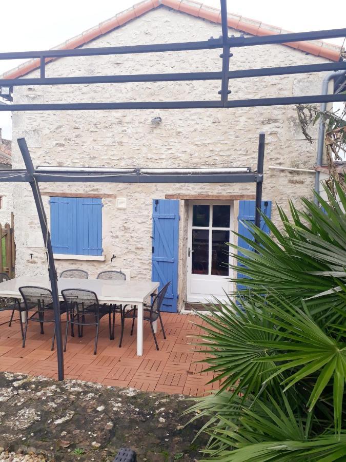 Proche Futuroscope - Maison De Campagne - La Petite Lucie Savigny-sous-Faye Exterior foto